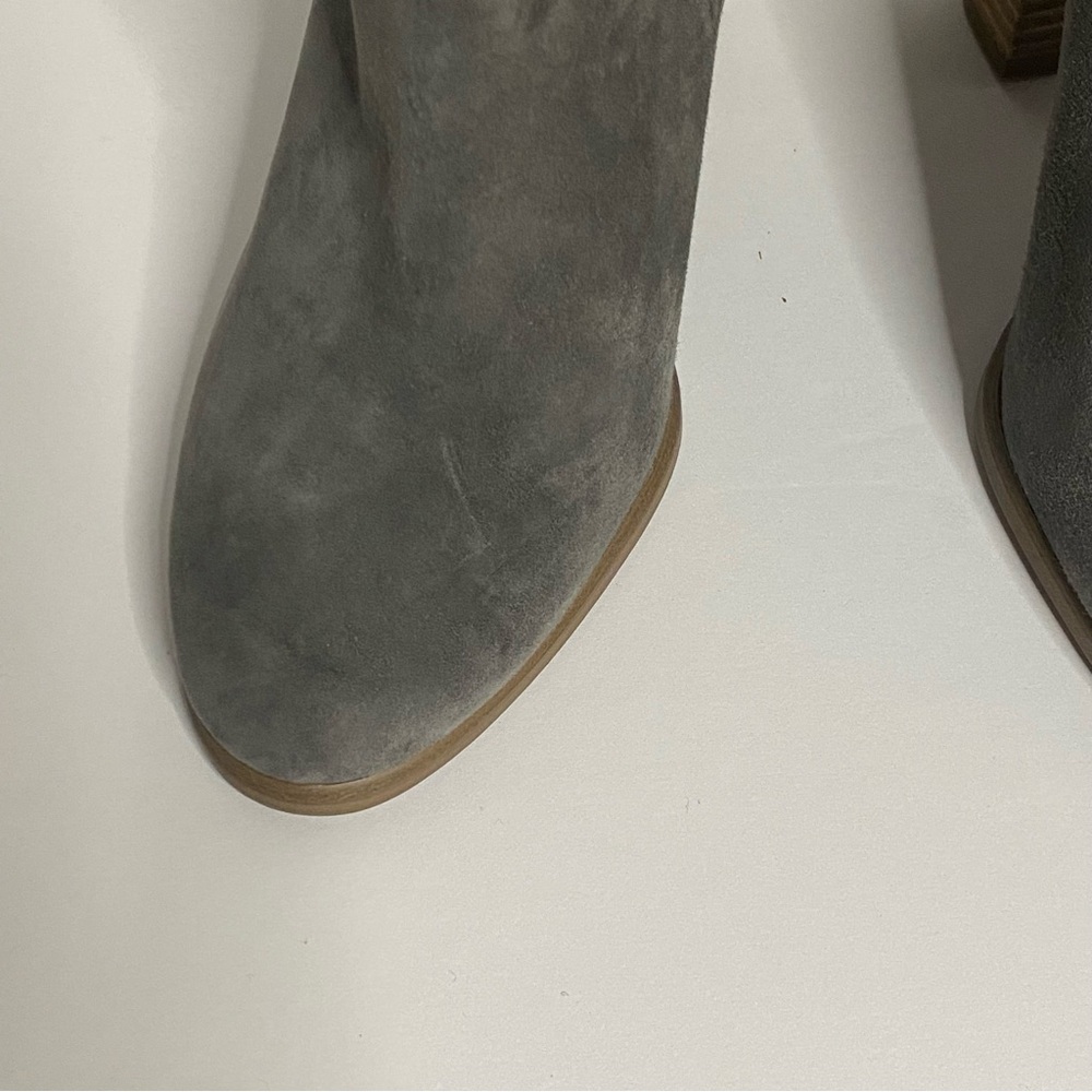Vince‎ Camuto Fileana Split Shaft Gray Suede Ankle Booties - Picture 4 of 10